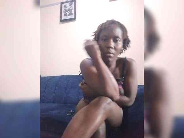 HalimaAnderson webcam