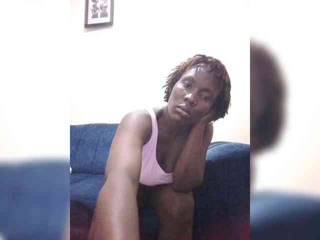 HalimaAnderson webcam