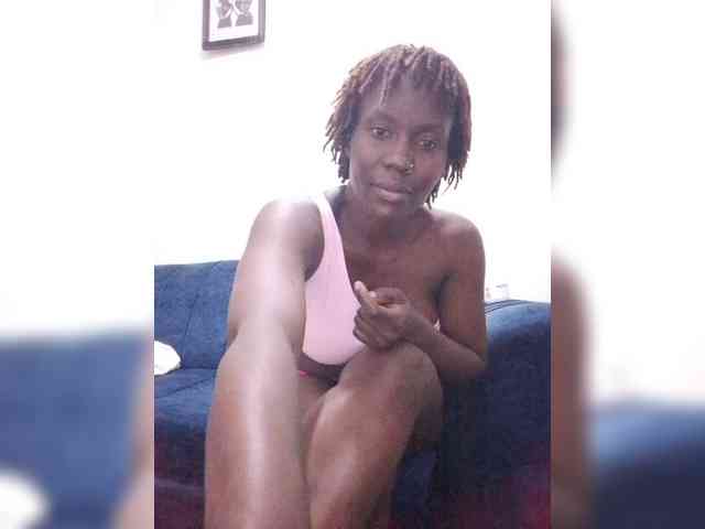 HalimaAnderson webcam