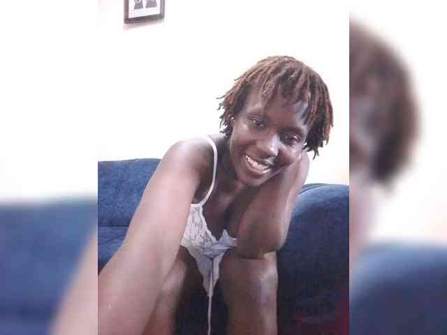 HalimaAnderson webcam