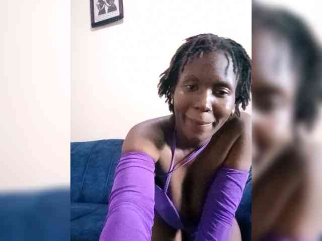 HalimaAnderson webcam