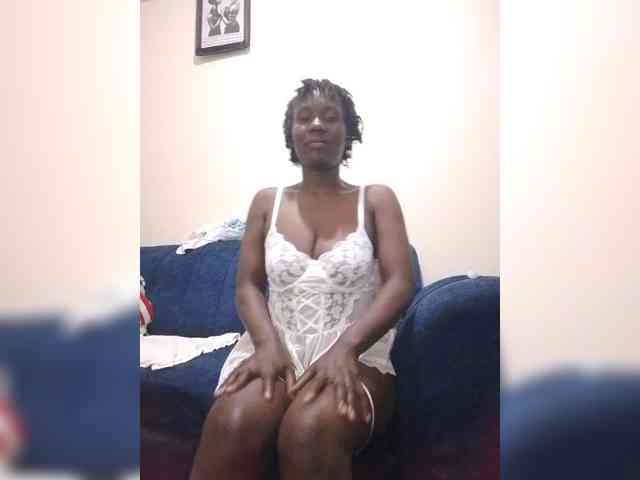 HalimaAnderson webcam