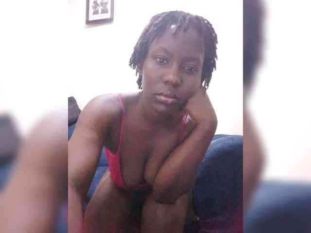 HalimaAnderson webcam