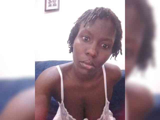 HalimaAnderson webcam