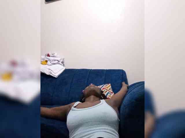 HalimaAnderson webcam