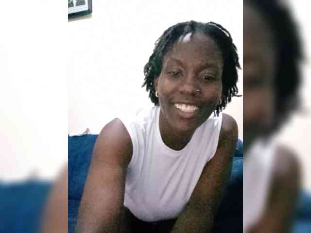 HalimaAnderson webcam