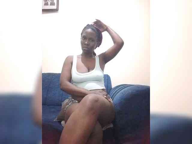 HalimaAnderson webcam