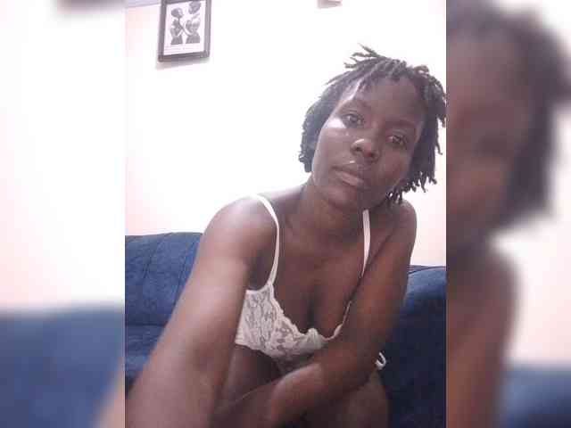 HalimaAnderson webcam