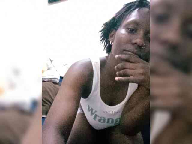 HalimaAnderson webcam