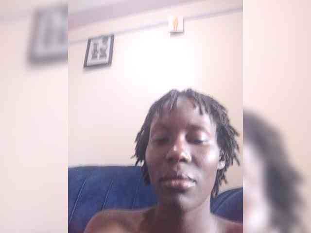 HalimaAnderson webcam