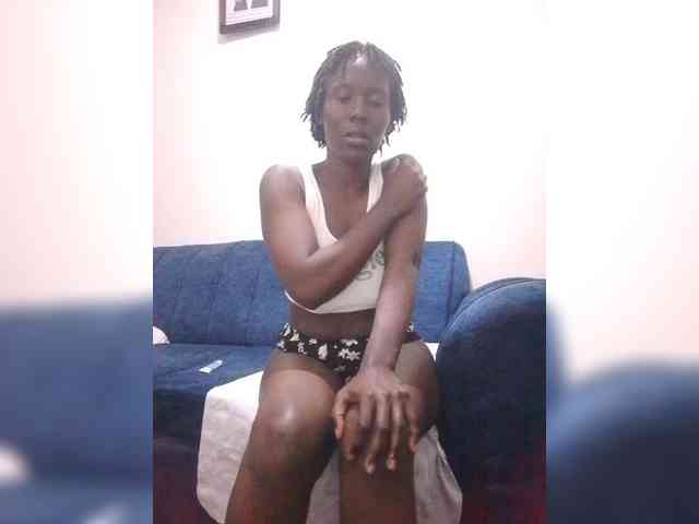 HalimaAnderson webcam