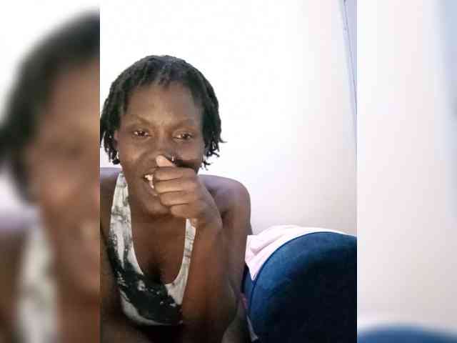 HalimaAnderson webcam
