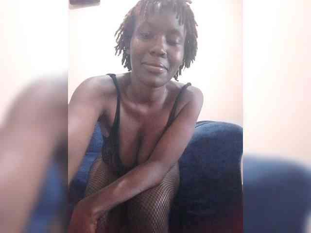 HalimaAnderson webcam