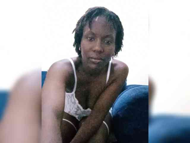 HalimaAnderson webcam