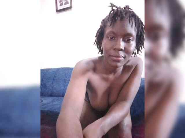 HalimaAnderson webcam