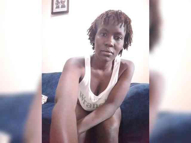 HalimaAnderson webcam