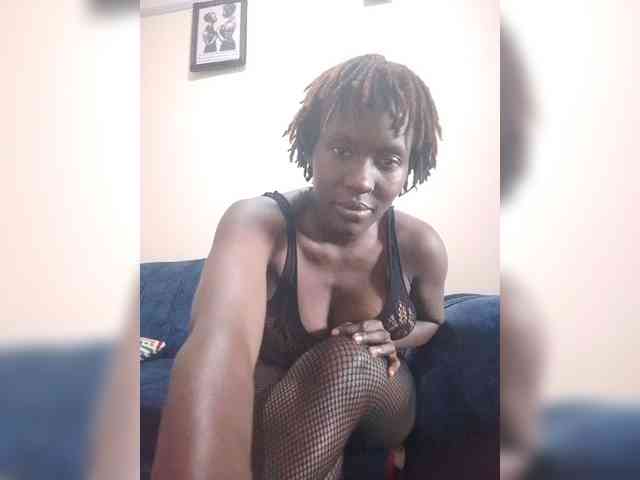 HalimaAnderson webcam