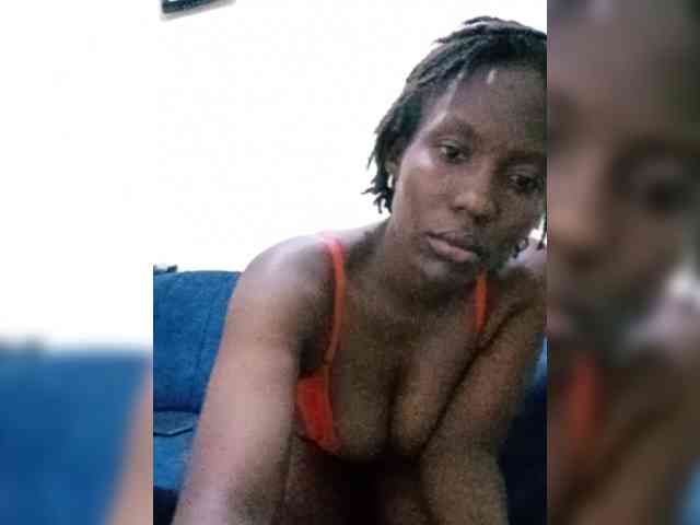 HalimaAnderson webcam