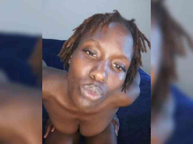 HalimaAnderson webcam