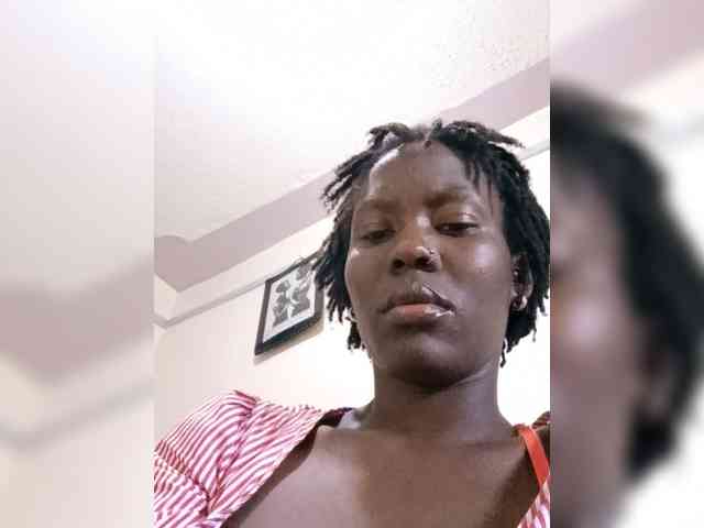 HalimaAnderson webcam