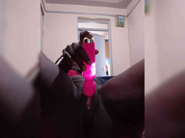 HalimaAnderson webcam