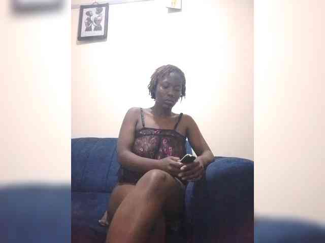 HalimaAnderson webcam
