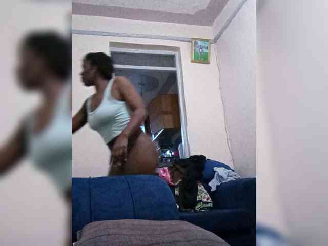 HalimaAnderson webcam
