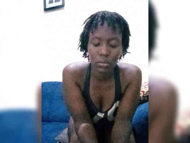 HalimaAnderson webcam