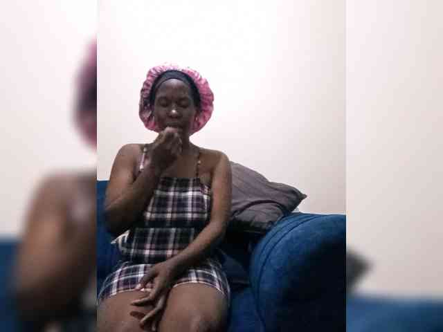 HalimaAnderson webcam