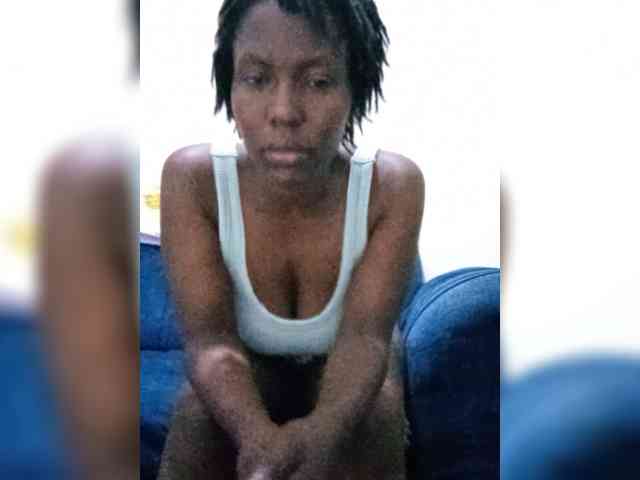 HalimaAnderson webcam