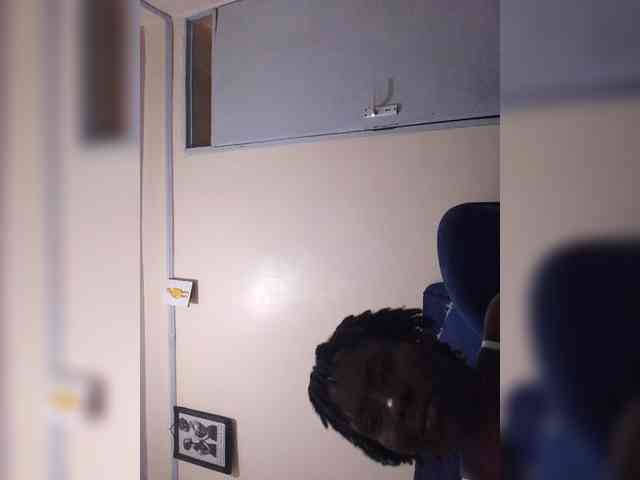 HalimaAnderson webcam