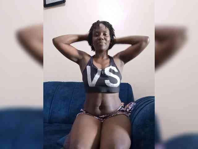 HalimaAnderson webcam