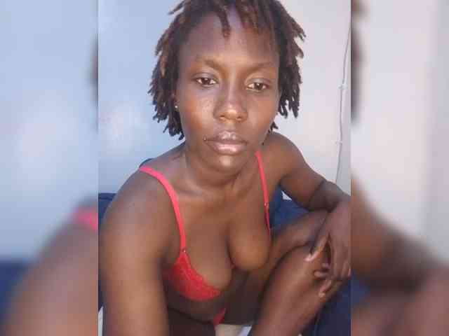 HalimaAnderson webcam