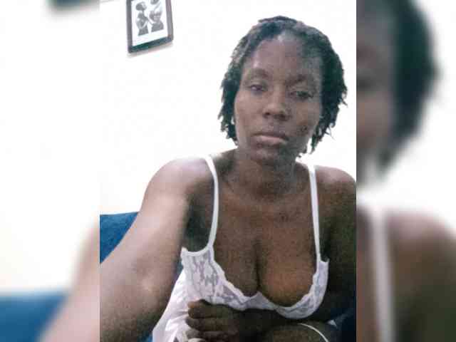 HalimaAnderson webcam