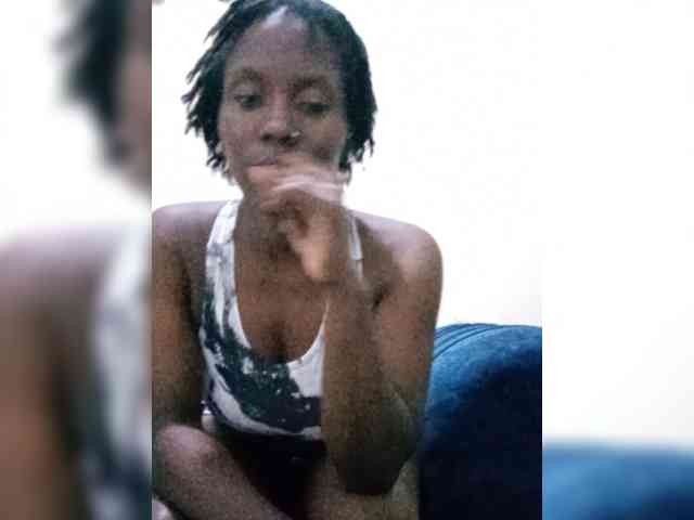 HalimaAnderson webcam