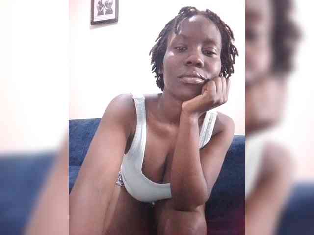 HalimaAnderson webcam