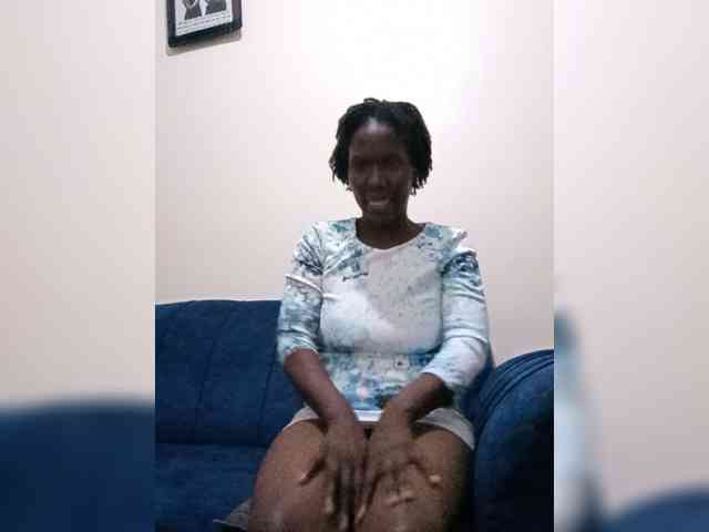HalimaAnderson webcam