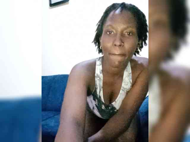 HalimaAnderson webcam