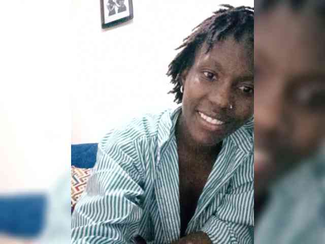 HalimaAnderson webcam