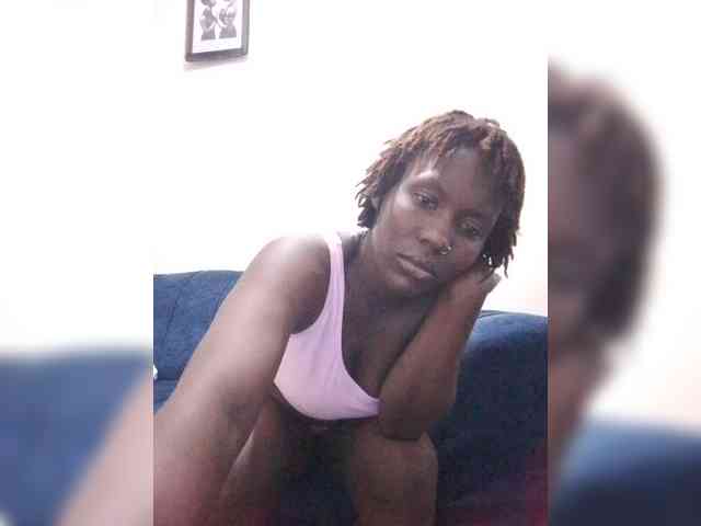 HalimaAnderson webcam