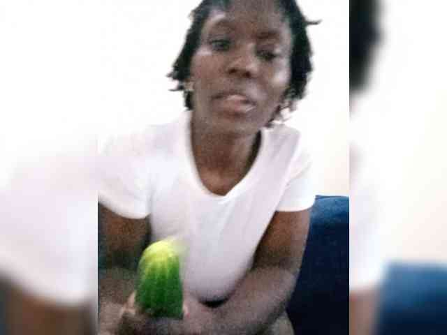 HalimaAnderson webcam