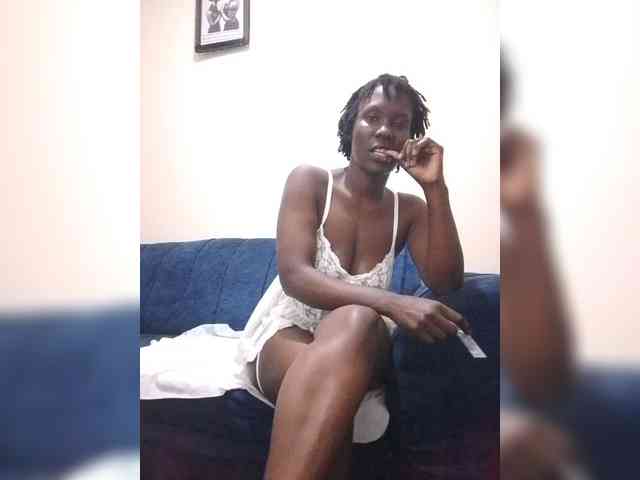 HalimaAnderson webcam