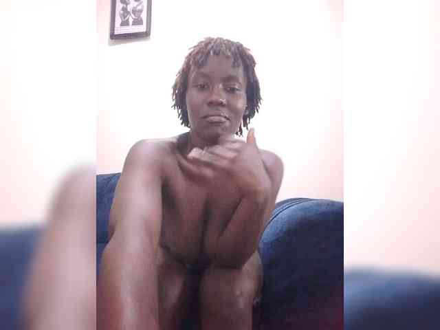 HalimaAnderson webcam