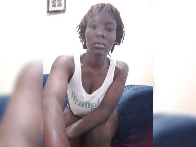 HalimaAnderson webcam