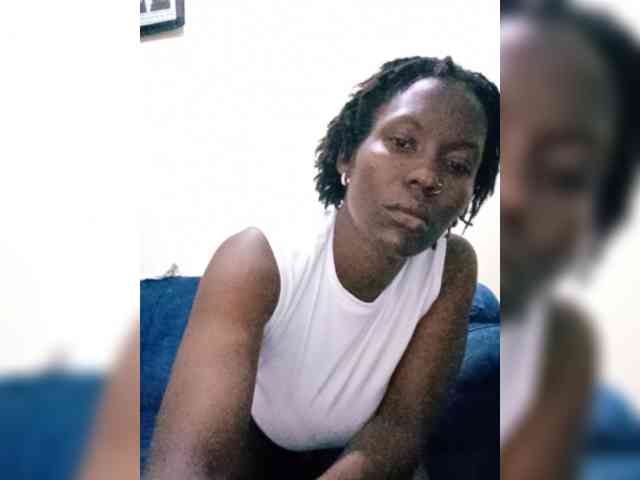 HalimaAnderson webcam
