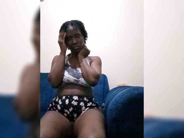 HalimaAnderson webcam
