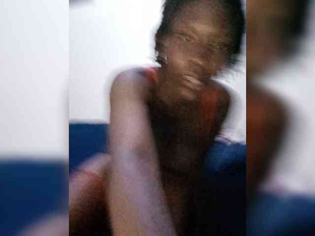HalimaAnderson webcam