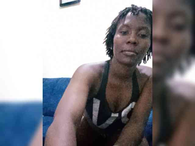 HalimaAnderson webcam