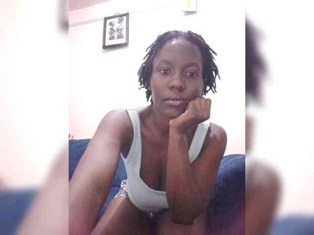 HalimaAnderson webcam