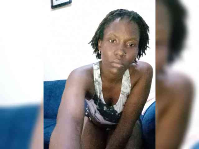 HalimaAnderson webcam